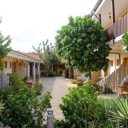 Camacuri Apartments Oranjestad Exteriör bild