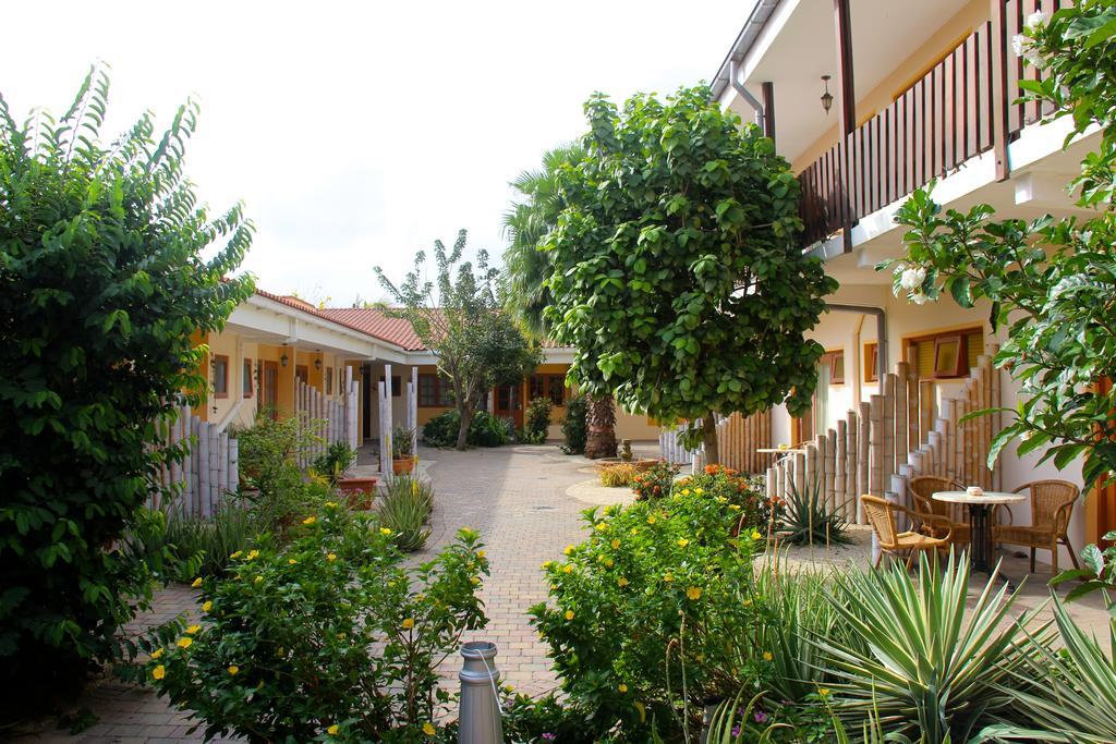 Camacuri Apartments Oranjestad Exteriör bild
